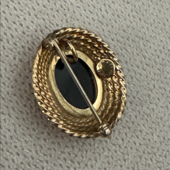WINARD ART DECO 12K G.F. OVAL BLACK ONYX TWISTED ROPE BORDER BROOCH PIN - Picture 3 of 6